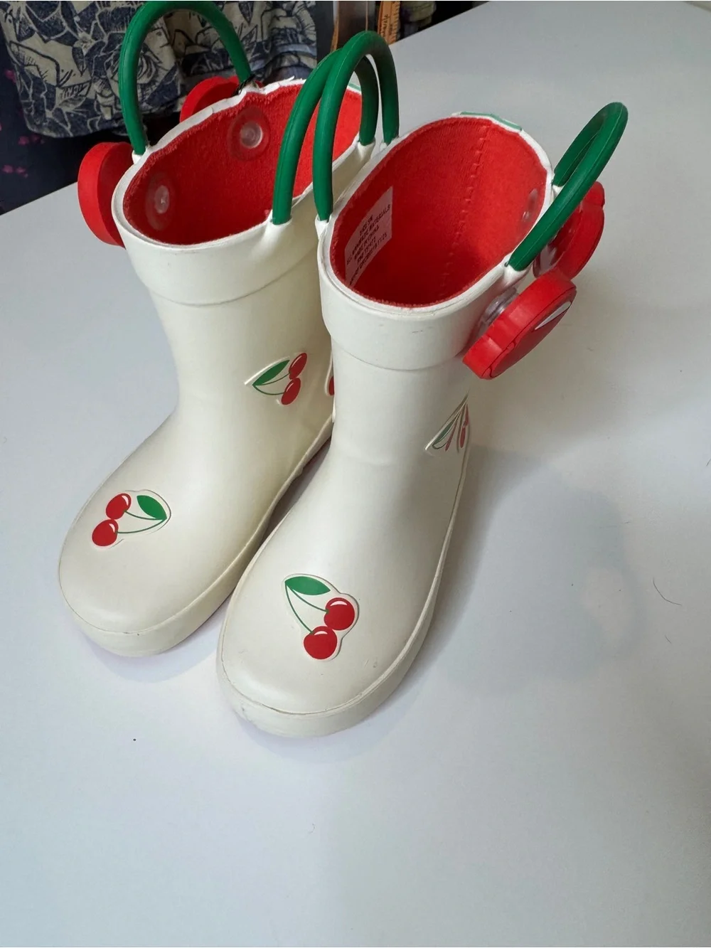 TRUCE nwt cherry